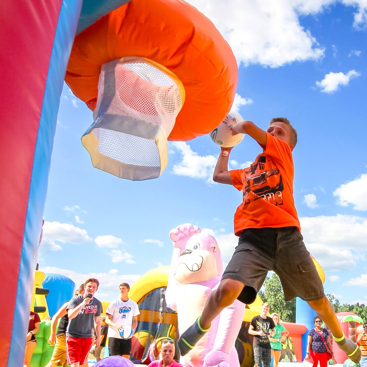 Climbing 🧗 or Basketball⛹️
Which are you bouncing over to first? 

Find them both at Big Bounce America! 
Last weekend Long Island 👉  thebigbounceamerica.com