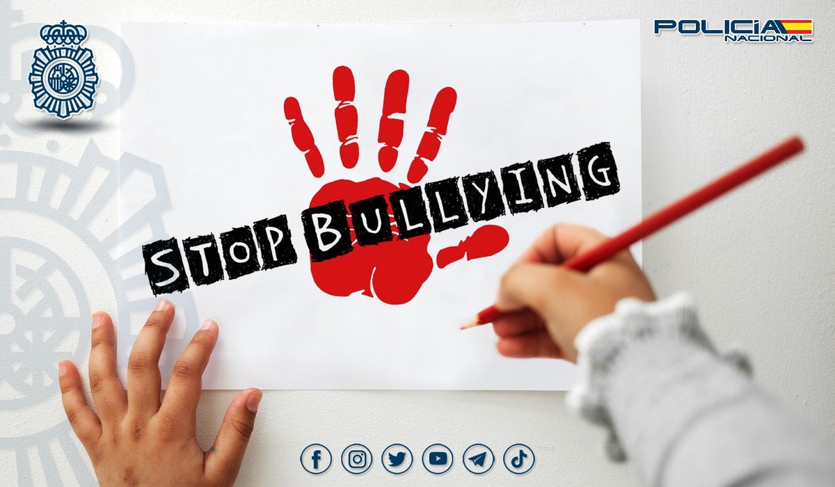 policia's tweet photo. ¿Te parece gracioso insultar o amenazar a tus compañeros?

❌NO❌ Ante este tipo de situaciones 👉 TOLERANCIA CERO

Ser #valiente no es sumarte a ellos, es #ayudar a quien lo necesita

#StopBullyng
#StopAcosoEscolar
#StopCiberacoso https://t.co/ECa63bMW2S