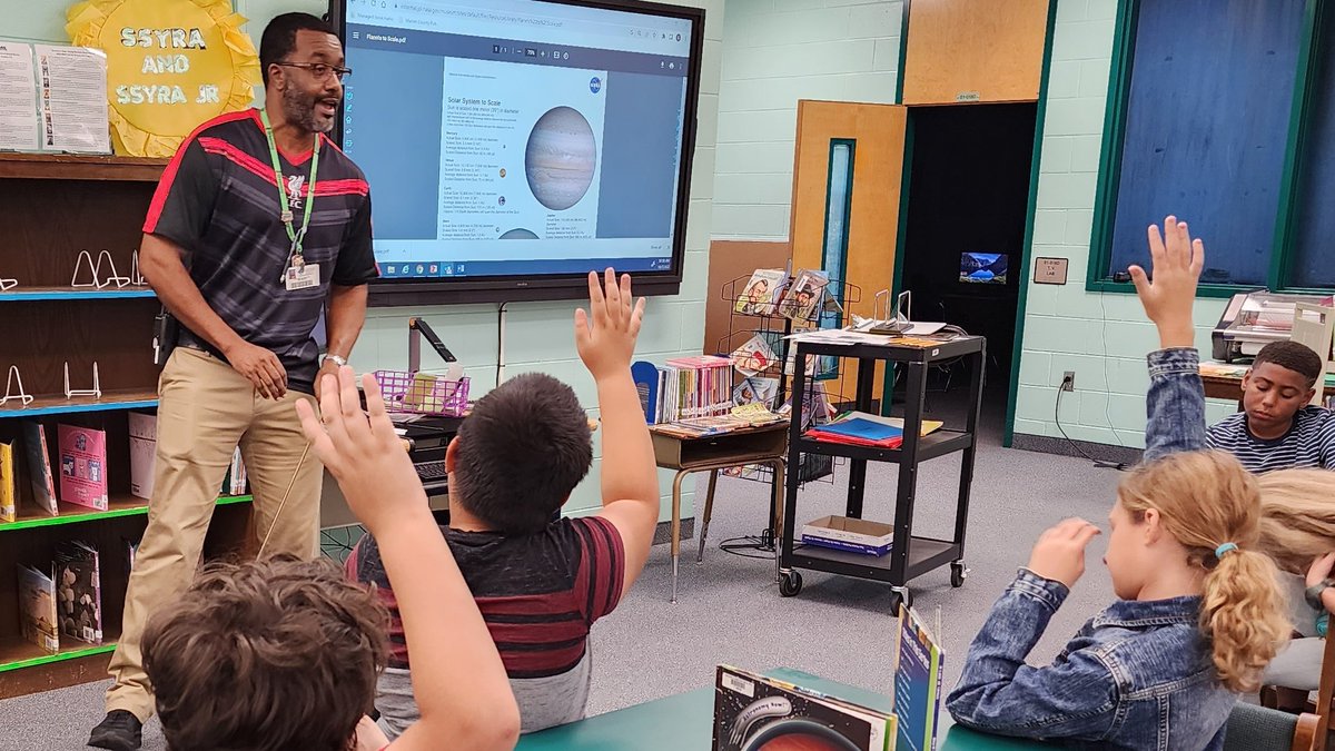 MCPS Libraries tweet media