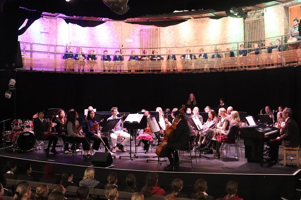 QueenMargarets's tweet photo. It was a pleasure to welcome students from @TerringtonHall to QM for a Music Masterclass this week. Led by @QM_MUSIC staff, their Dr Who-themed sessions culminated in a brilliant collaboration with the QM orchestra, much to the delight of the audience in the theatre! https://t.co/AIRd98nOtZ
