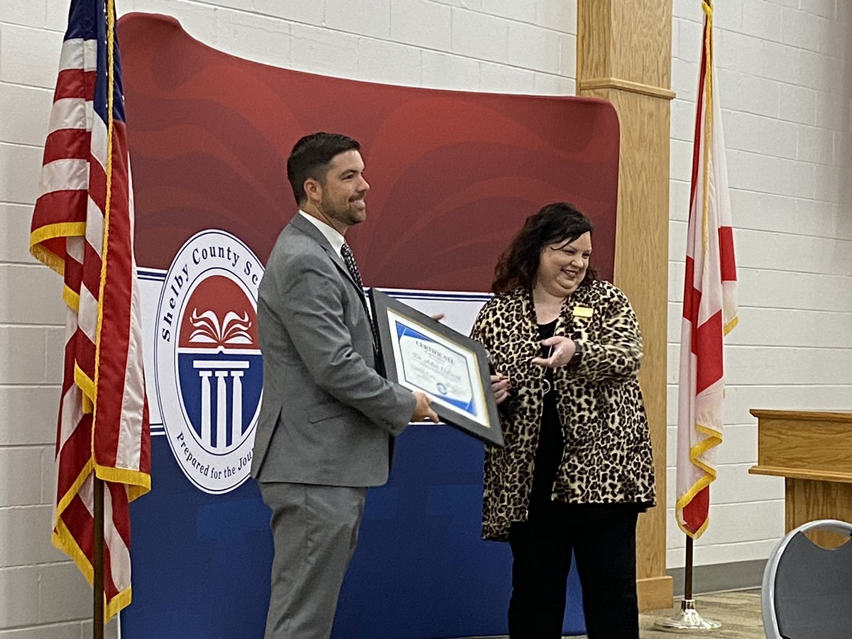 hsytchr's tweet photo. Help me congratulate the new president of the (ALCSS) Alabama Council for the Social Studies. Mobile’s very own Ms. Andrea Kohutek. @MobilePublicSch teacher at Causey Middle #ALCSS Conference 2022. https://t.co/gxj3u3fWwH