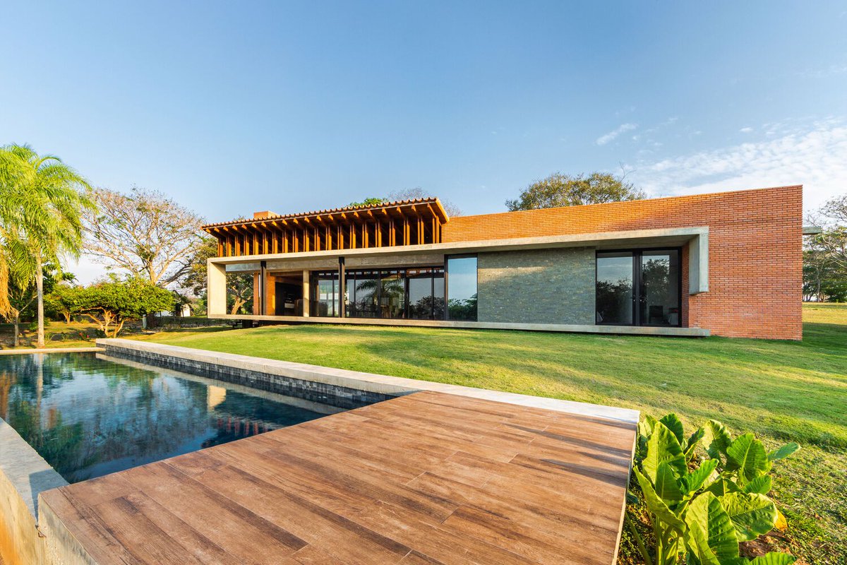 SerArqui's tweet photo. Casa de campo Quinta Quebracho
Arquitectos. BAC Arquitectura ( https://t.co/qVOa1PaGbV )
Ubicación. SANTA CRUZ DE LA SIERRA, BOLIVIA
Área. 230.00m²

@SerArqui 
https://t.co/flME1MgFVb
#SerArq https://t.co/tkYg2aAeE0
#arquitectura #proyectos #construccion #architecture https://t.co/7i4gma3OFN