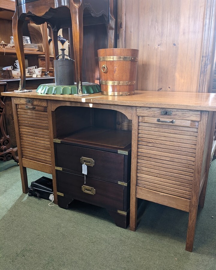 DoghouseAntique's tweet image. Desk £125. 

52 cm X 69 cm X 120

#desk #kidshomework #wfh #work #homeoffice #roll instagr.am/p/Cja5bxgI2n6/