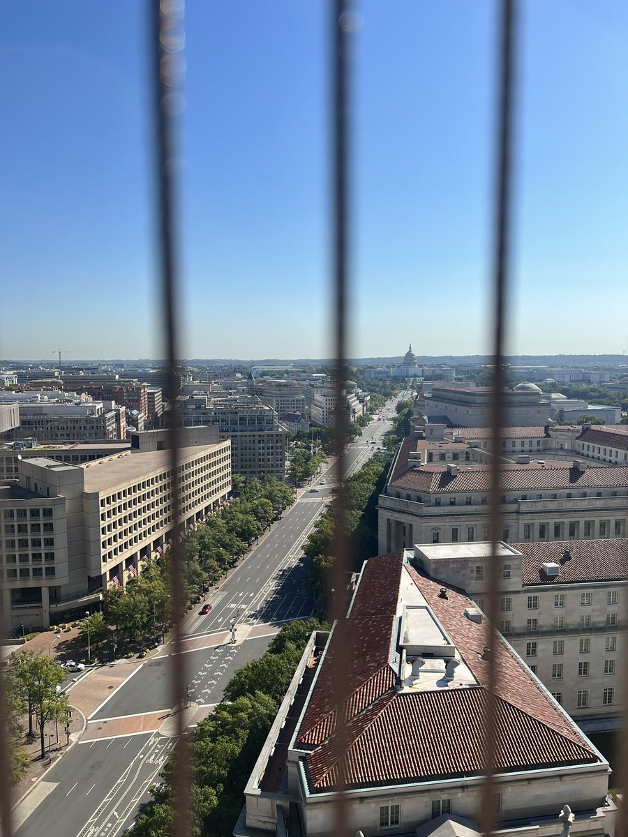 afallacy's tweet photo. Friday views ☀️✉️📭 https://t.co/dgG81ZxtI5