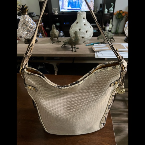 Apostlekimberle's tweet photo. So good I had to share! Check out all the items I'm loving on @Poshmarkapp #poshmark #fashion #style #shopmycloset #oldnavy #brahmin: https://t.co/tBk1rFRN5j https://t.co/X5w12rHaJd