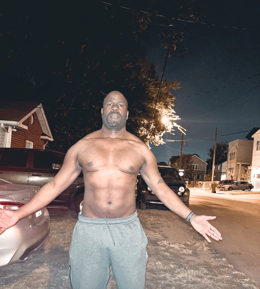 mike83denn's tweet photo. #blackfitness #abs #ebonyfitnes #gainz #fallbody #bodybuilding #fitness #pecs #gohard https://t.co/kKKa2ws1if