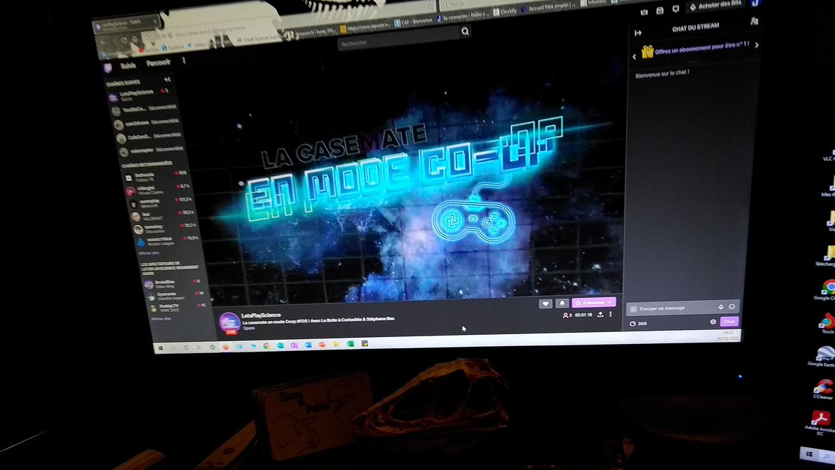 Ce soir je suis le live de la <a href="/LaCasemate/">La Casemate</a> 😁
Avec <a href="/curiosiboite/">Marie Treibert</a> et Stéphane Bec.
<a href="/Letsplayscience/">Let’s Play Science</a>