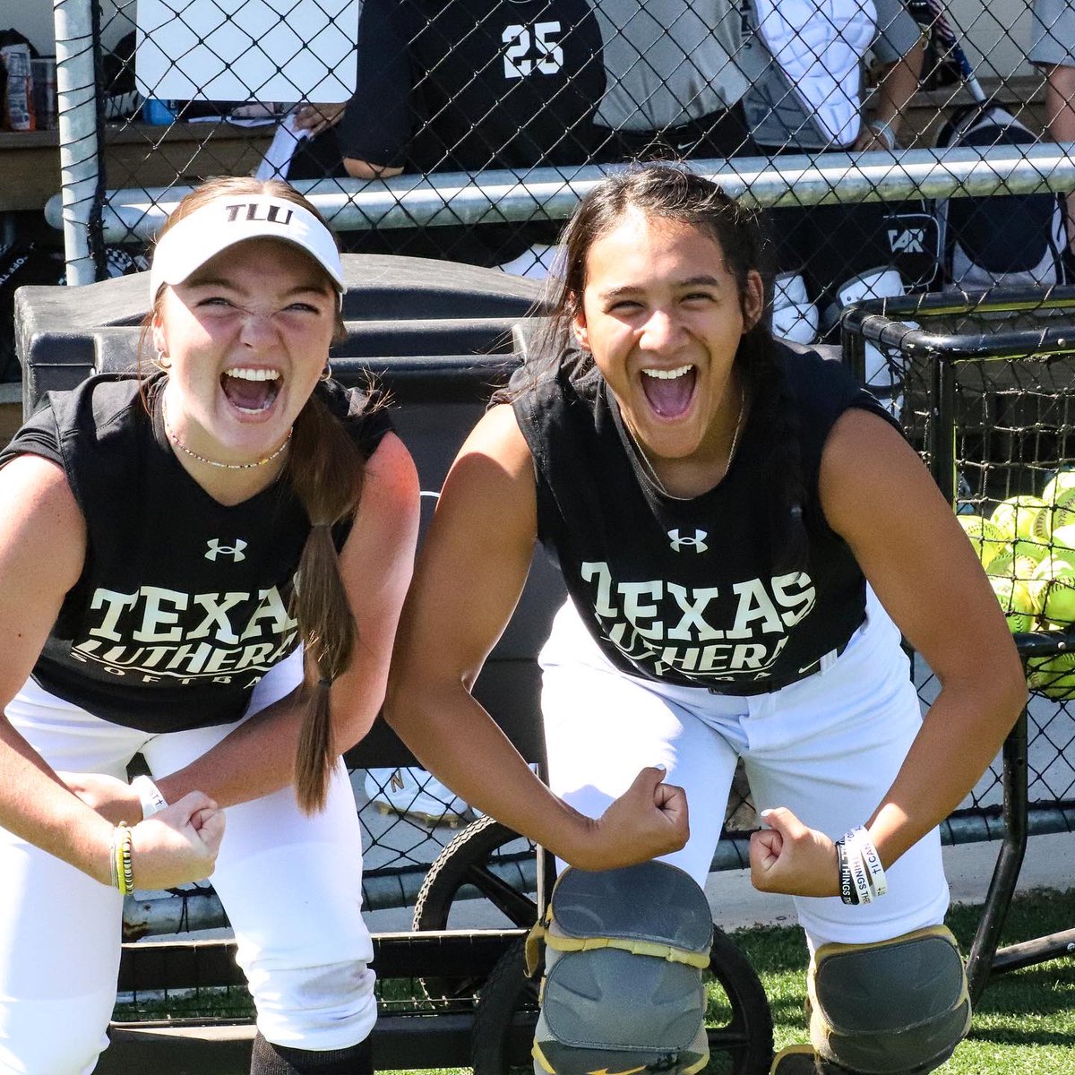 TLUsoftball's tweet photo. Fall Ball 🍁 🍂

#TooLiveU | #PupsUp https://t.co/cPBcE7wFps