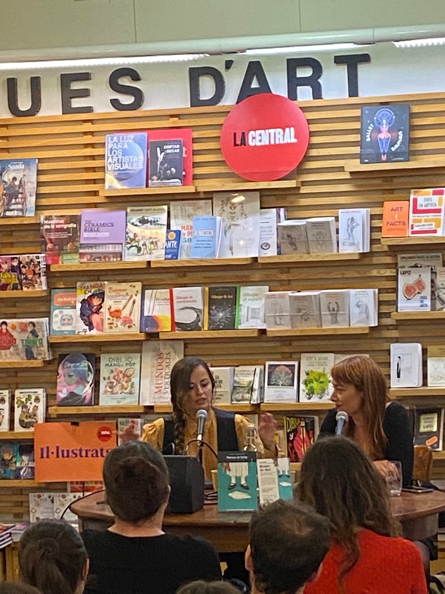 La_Central_'s tweet photo. Ara mateix a La Central (c. Mallorca) amb Míriam Cano i Lana Bastasic, parlant de la seva última https://t.co/UAEOG721e2 ‘Dents de llet’ amb @Ed_Periscopi i @sextopisoed https://t.co/yliYuNTx5k