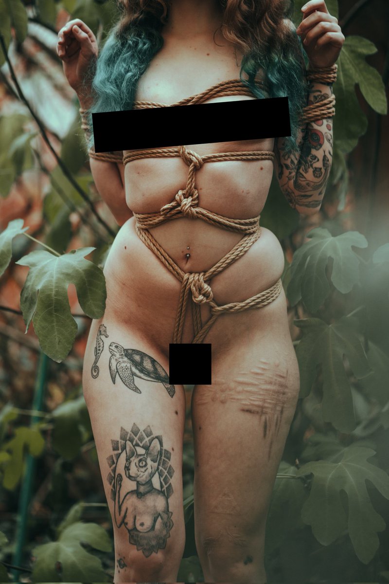 EdnaKinbaku's tweet photo. The 70% off ends in two days. Join me now and #learnshibari with me 🖤

https://t.co/96KYwSqUuY

#ropes #nude #tiedupgirls #tattoo #onlyfansgirl #onlyfans #Creator 

@chupsinek + @LukasnPhoto = ❤️ https://t.co/wqb81jzbc0
