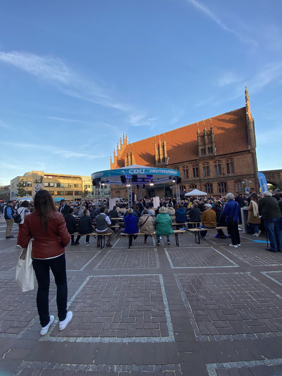 <a href="/TKuban96/">Tilman Kuban</a> <a href="/_FriedrichMerz/">Friedrich Merz</a> Irgendwer musste ja hin - war ja sonst nicht so viel los 😜