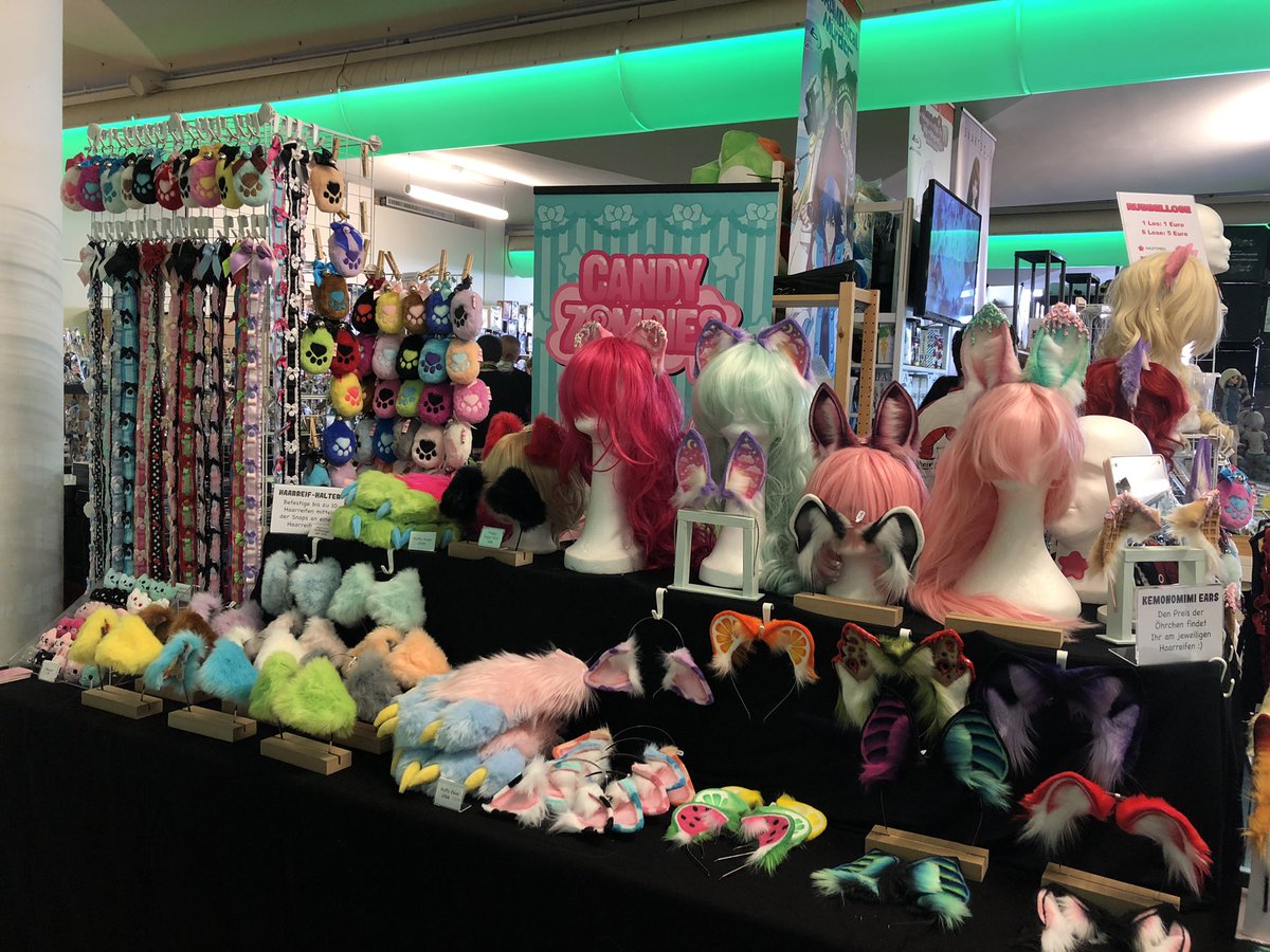 candyzombiescom's tweet photo. Btw, wir sind auf der @Connichi 🥰 Noch bis Sonntag! https://t.co/SGMPFNY7GQ