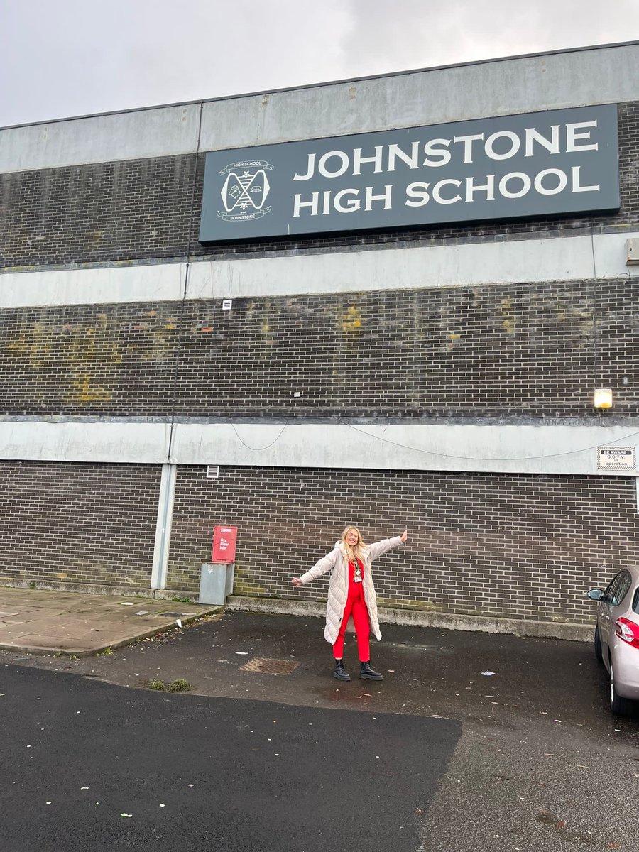 Today was my last day in Johnstone High. Absolutely overwhelmed by cards, presents and kind words. I’ve been so lucky to work with the most fantastic colleagues and the best pupils. Don’t think I can put into words - let alone 140 characters - how much I will miss everyone! 🥹💕