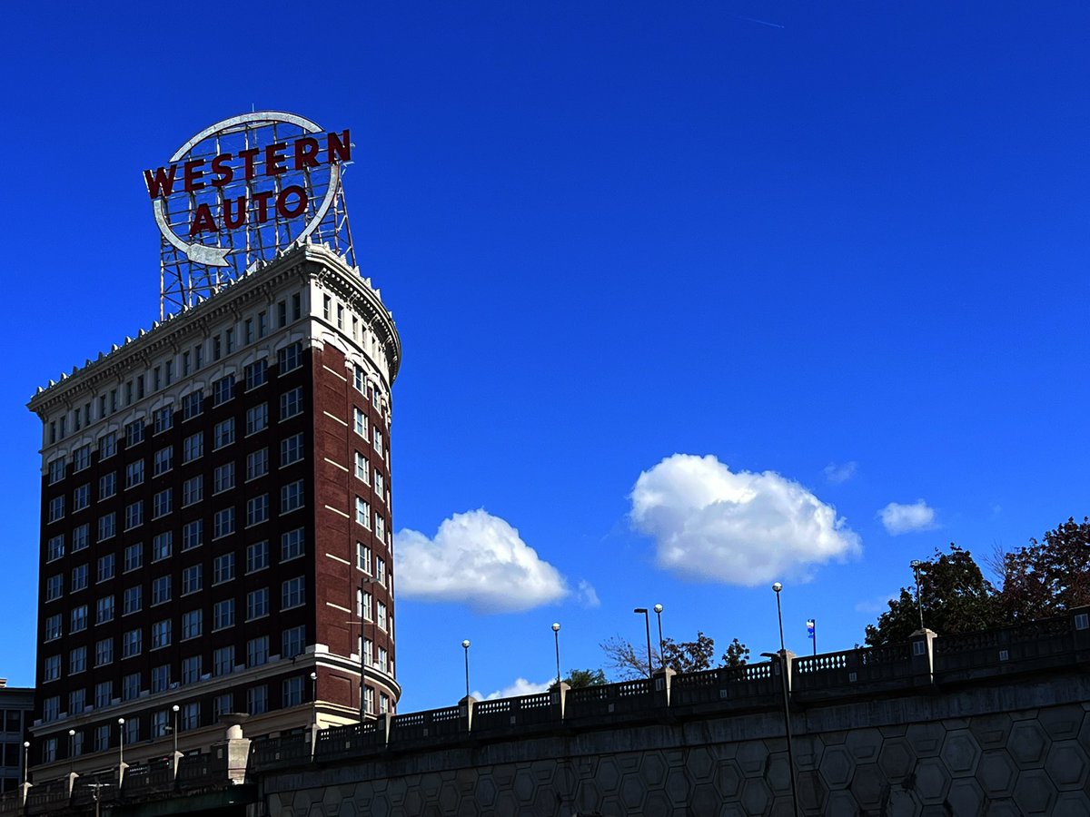 ImagesJordon's tweet photo. One of Kansas City’s landmarks. #westernauto #iPhonephotography #KCtoday #iPhone13ProMax @KansasCity @KCMODowntown https://t.co/dW69TDjqPg