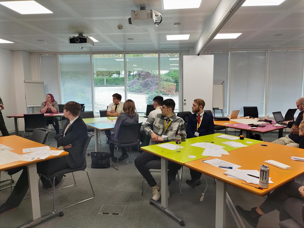 _JamesKnox's tweet photo. 15 young people on @PrincesTrust, Team Programme
6 volunteers from @RicohUK 
+ Another interview workshop delivered +
They are back in a few weeks for work placements and then again for their CV workshop. The question is; which one of them will be working with us next? #ESG https://t.co/B1F2H33r3G