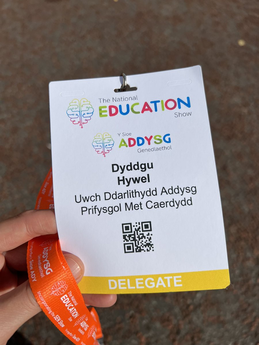 DyddguHywel's tweet photo. Llongyfarchiadau i griw gweithgar @SioeAddysg. Sioe gwerth chweil yn ganol y ddinas. Cofiwch gofrestru ar gyfer 2023. 
#nescymru2022 https://t.co/z10P0sPlXI