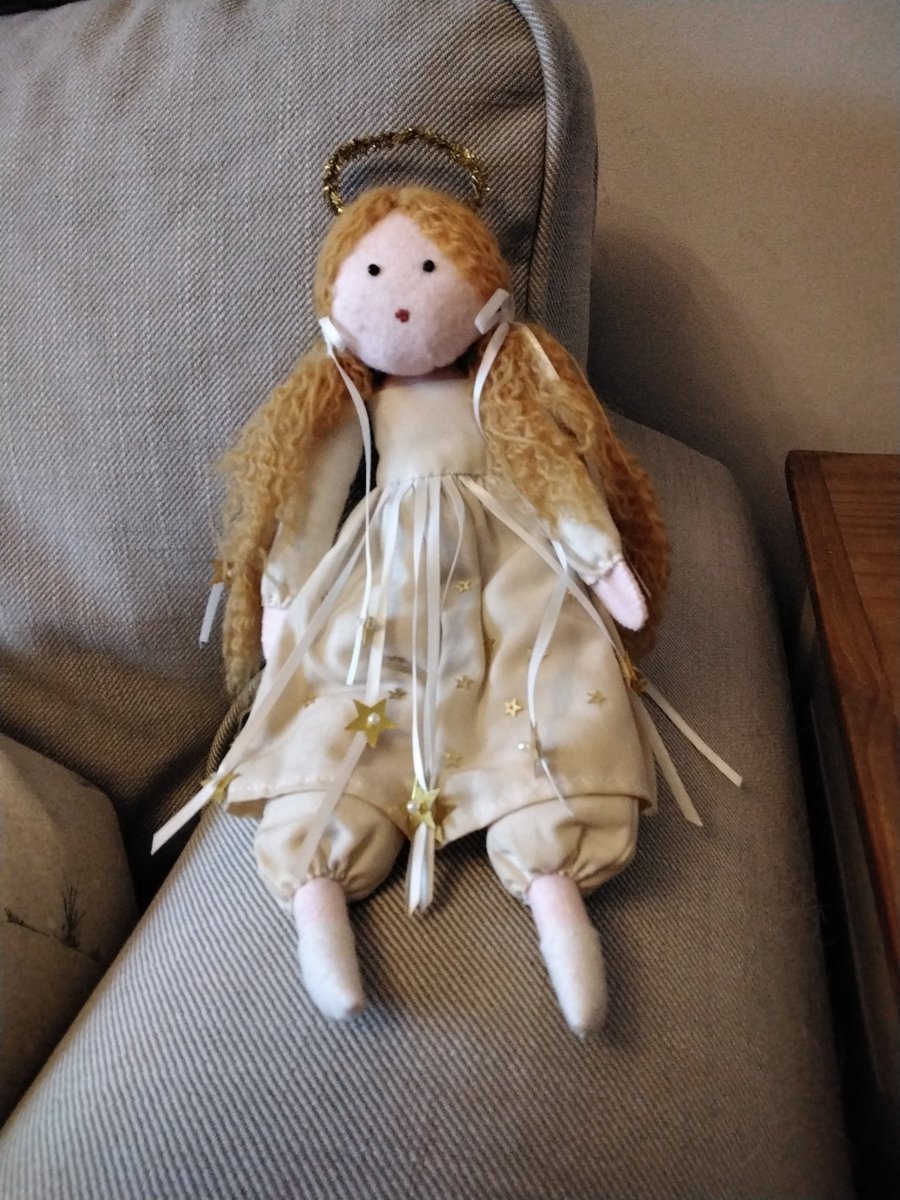 ajc_cartwright's tweet photo. @teddybearladies I would be very grateful for your expert advice. I made this fairy years ago for my mum and the white dress has aged somewhat (mum was a smoker). I just wondered what the best way to clean her dress would be or if it's easier to make a new one? Many thanks https://t.co/EPuWJrWyPF