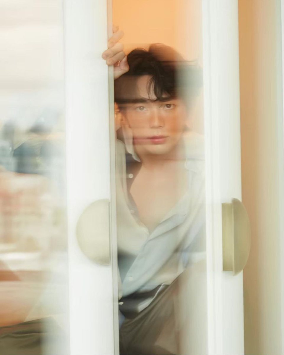 up_todate_'s tweet photo. Cr.📸IG Update :
bazaarmenthailand
#uppoompat @uppoompat
#BazaarMenThailand
#FALL2022Issue @LoeweOfficial
#LOEWE https://t.co/HU8gsNsSL5