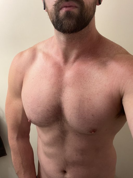 1 pic. Feeling good this morning #stud #muscle #topless #beard #muscles #selfie #mirrorselfie https://t