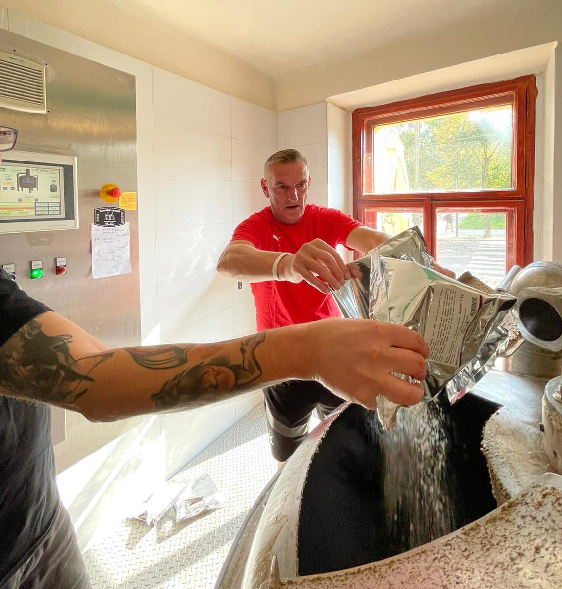 subhuman83 tweet media