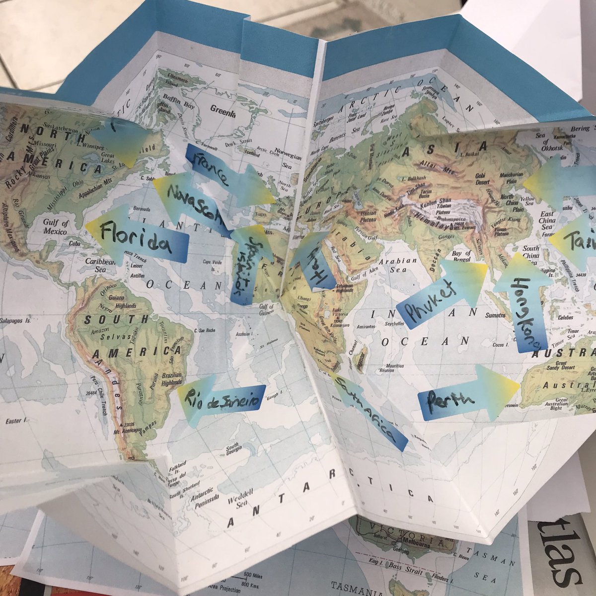 TamsinLoveday's tweet photo. Fabulous armchair world travel experiences this week in #creativeconversation for #celebratingagewiltshire @wiltshiremusic
#communityartist #celebratingolderpersons #mappingexperience #bookarts https://t.co/pn2Cgp3exq