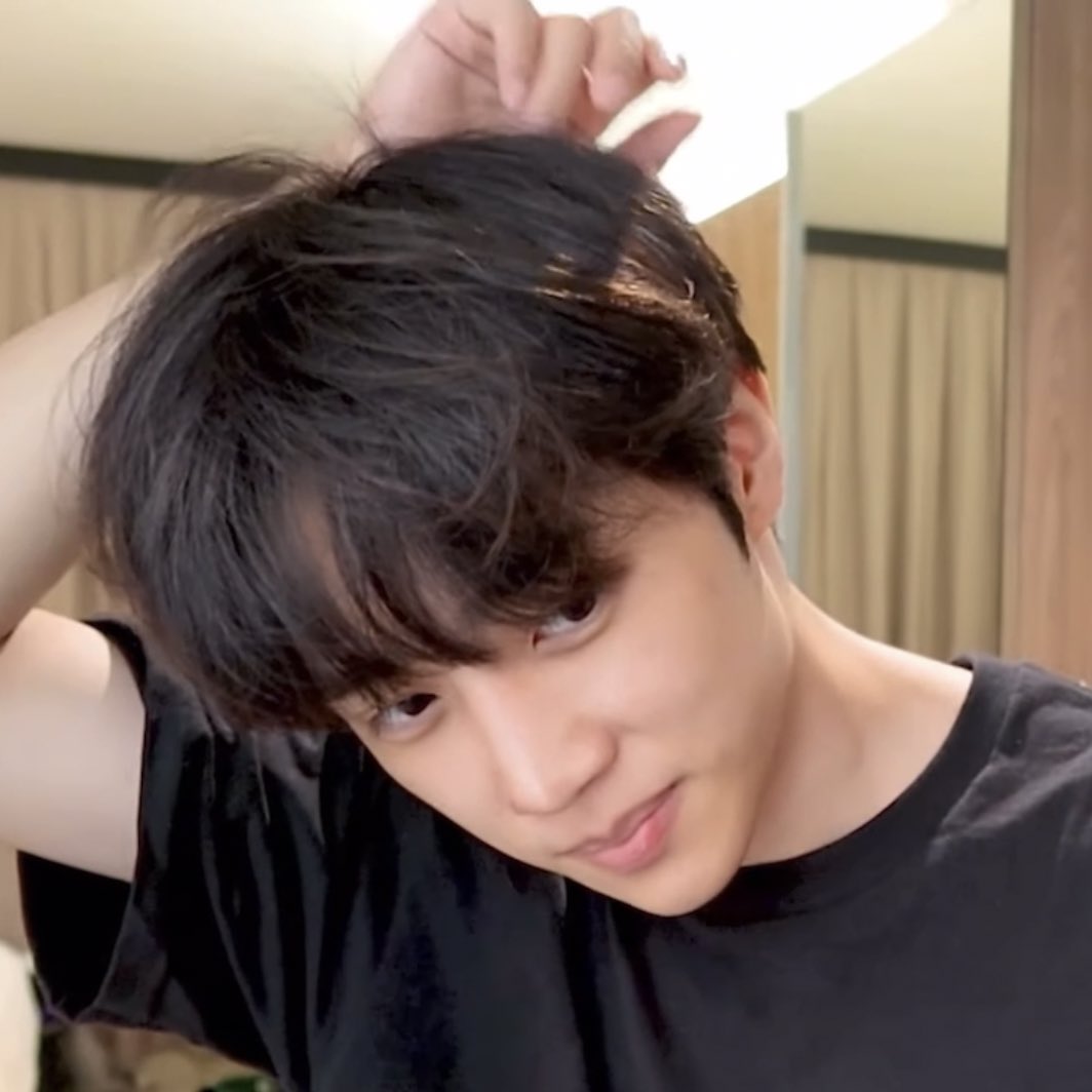 likeabdcake's tweet photo. 얼굴 너무 조아 https://t.co/49uP9m6wou