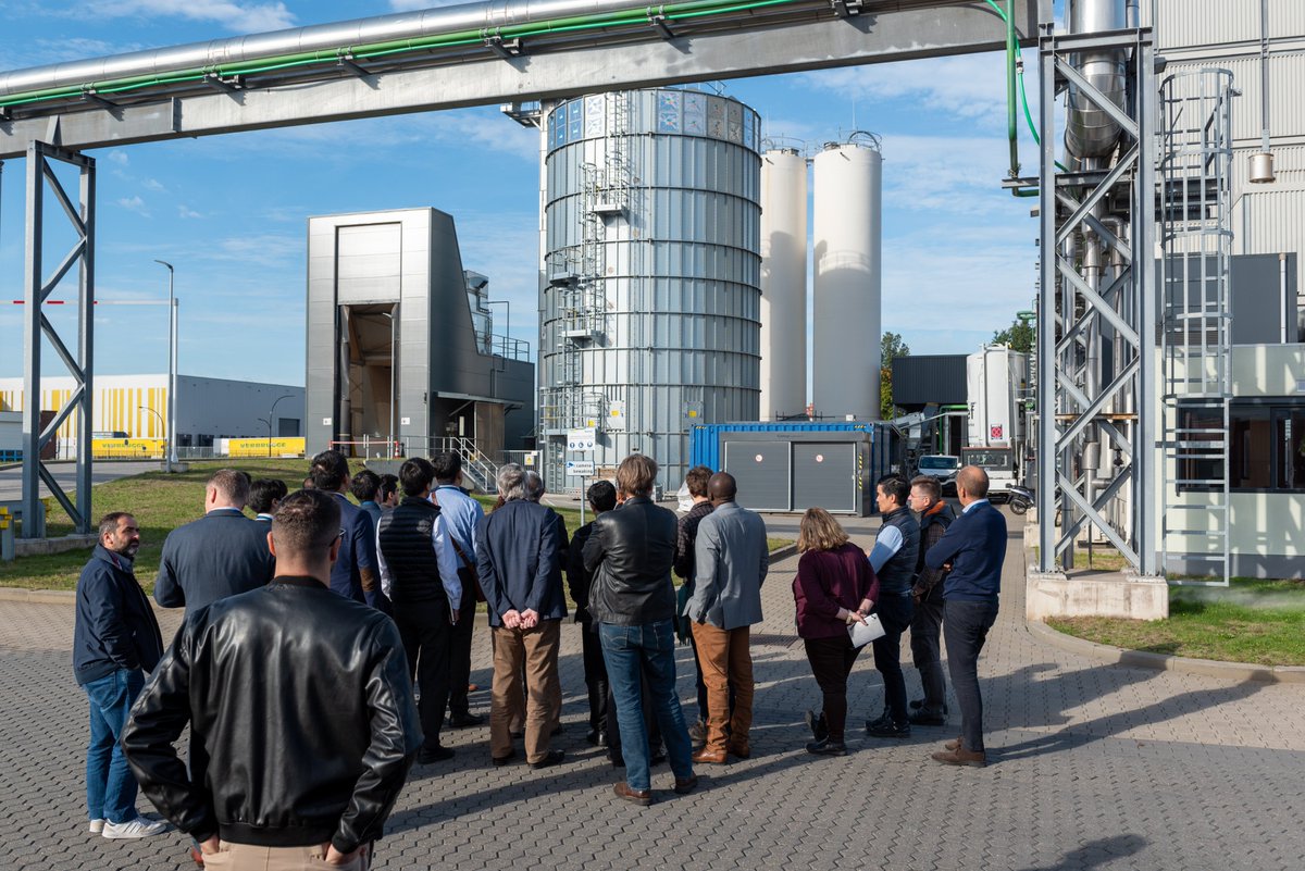 etaflorence's tweet photo. EU-India-BCE Field Trip: Visit to @BTG_BTL fast pyrolysis plant in Hengelo, NL. The Empyro plant converts 5 t/h of wood residues into #pyrolysisoil, process steam &amp; electricity. Its success has served as 1° leap towards full-scale fast pyrolysis technology commercialization. https://t.co/FsLauxwM0x