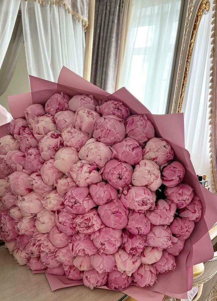 bottegalolita's tweet photo. Peonies https://t.co/kiSKk6VhzR