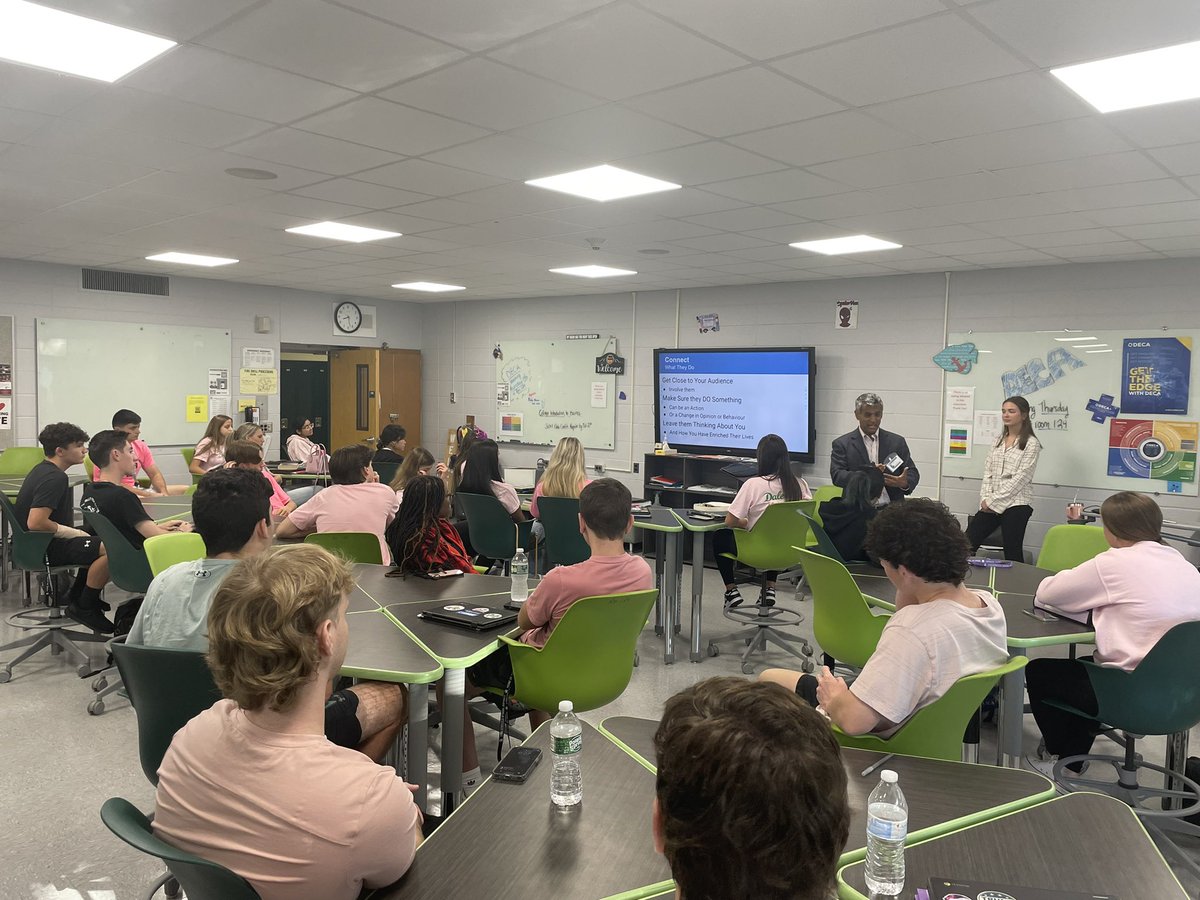 dmcwright730's tweet photo. College Intro to Business students enjoyed a presentation today by @mercycollege. They learned about the Business Honors Program and all that Mercy has to offer. #businessed @DalersCareerEd #mercycollege #careerandcollegeready https://t.co/S04eHQF3e4