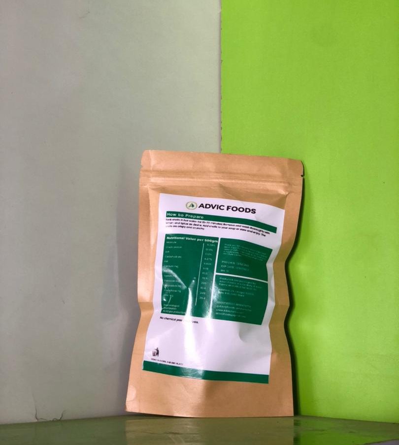 ModelAdura's tweet photo. Flashback to when I gave her Excellency, Erelu @bisiafayemi our oven dried snails. 

You can see the excitement on her face 😁

@advicfarms driedsnails are available to order.With low moisture content,it's shelf life is over 6 months so,you can have them fresh even till Christmas https://t.co/14u0EZZL36