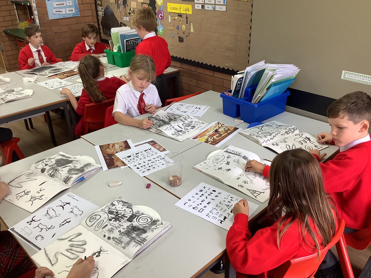 class3Aspull's tweet image. Using our new charcoal drawing skills to draw our own cave paining design #acpsart