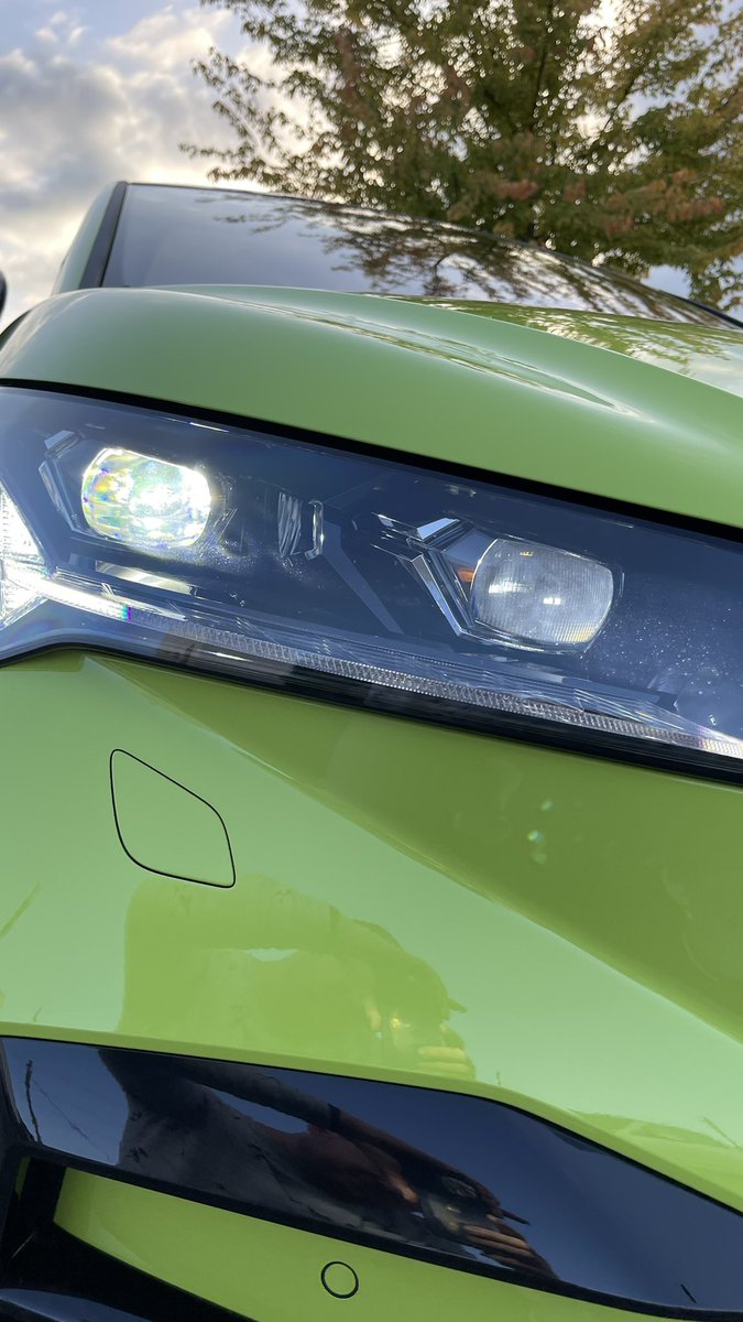 visionedrive's tweet photo. Der #skoda #enyaqiv in Mamba Green ist einfach eine Augenweide💚💚💚 #Elektroauto #ElectricVehicles #electricity bald wird er von uns getestet.  @visionedrive https://t.co/Jit1ii5rep