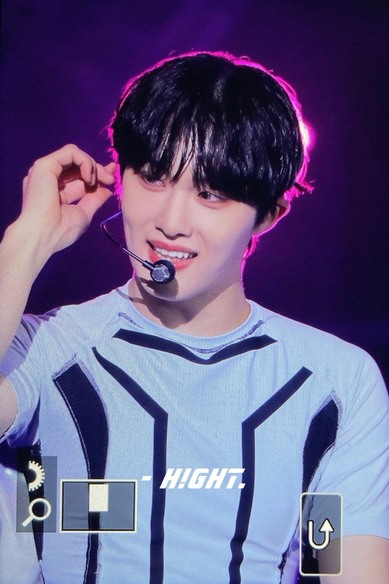 hight_hs's tweet photo. 221007 창원 월드 케이팝 페스티벌
#CIX #현석 #HYUNSUK https://t.co/VoLhdaZq3M