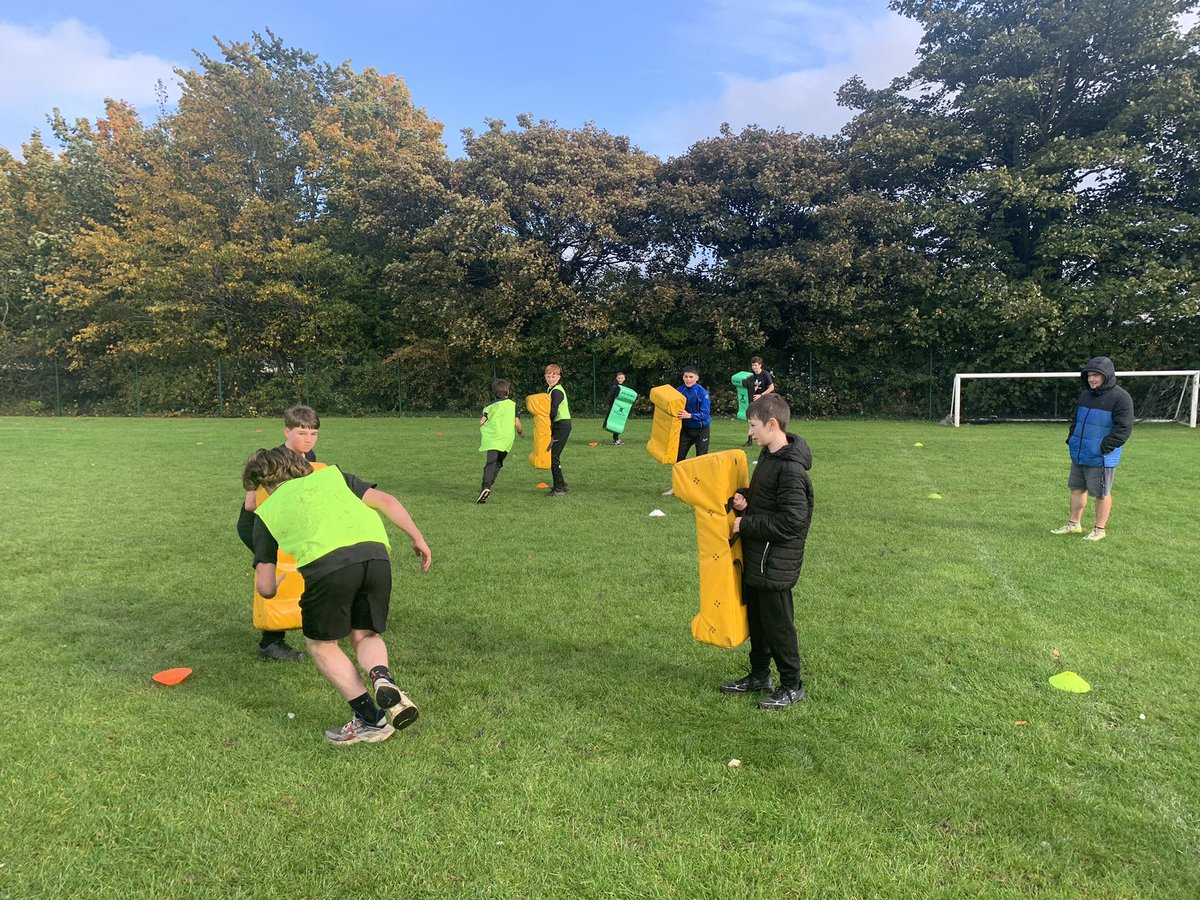 MrNicolPE's tweet photo. Well done to all pupils in 2A8 who have been working hard to develop their skills repertoire, physical fitness and game understanding. Thanks to @LHS_SOR for delivering a fun, exciting and competitive block of lessons. @LarbertHigh @LHS_HWB 🏉 https://t.co/5z1yqPyYlO