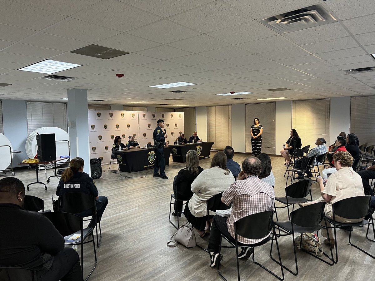 OscarHPD's tweet photo. VSD at The Community Connection LGBTQIA+ Safety Meeting https://t.co/U7YHmAs4QD