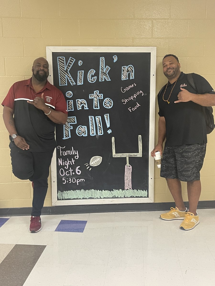 PTHBullpups's tweet photo. Yesterday our bullpups got a special visit from former Gamecock athletes, Langston Moore &amp; Preston Thorne, authors of #JustaChicken.  We are so thankful to have so many people investing in the lives of our bullpups! https://t.co/WsCylCd03M