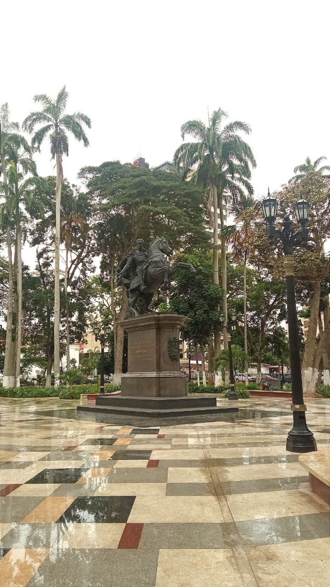 naguarapuntocom's tweet photo. Cuando amanece lloviendo y con neblina
¡Na'Guará!
Foto por: @Abgadrian
#calles #cascohistorico #torredavid #plazabolviar #lluvia #naguara #naguarafoto #guaro #bqto #lara https://t.co/atdbfLowXy