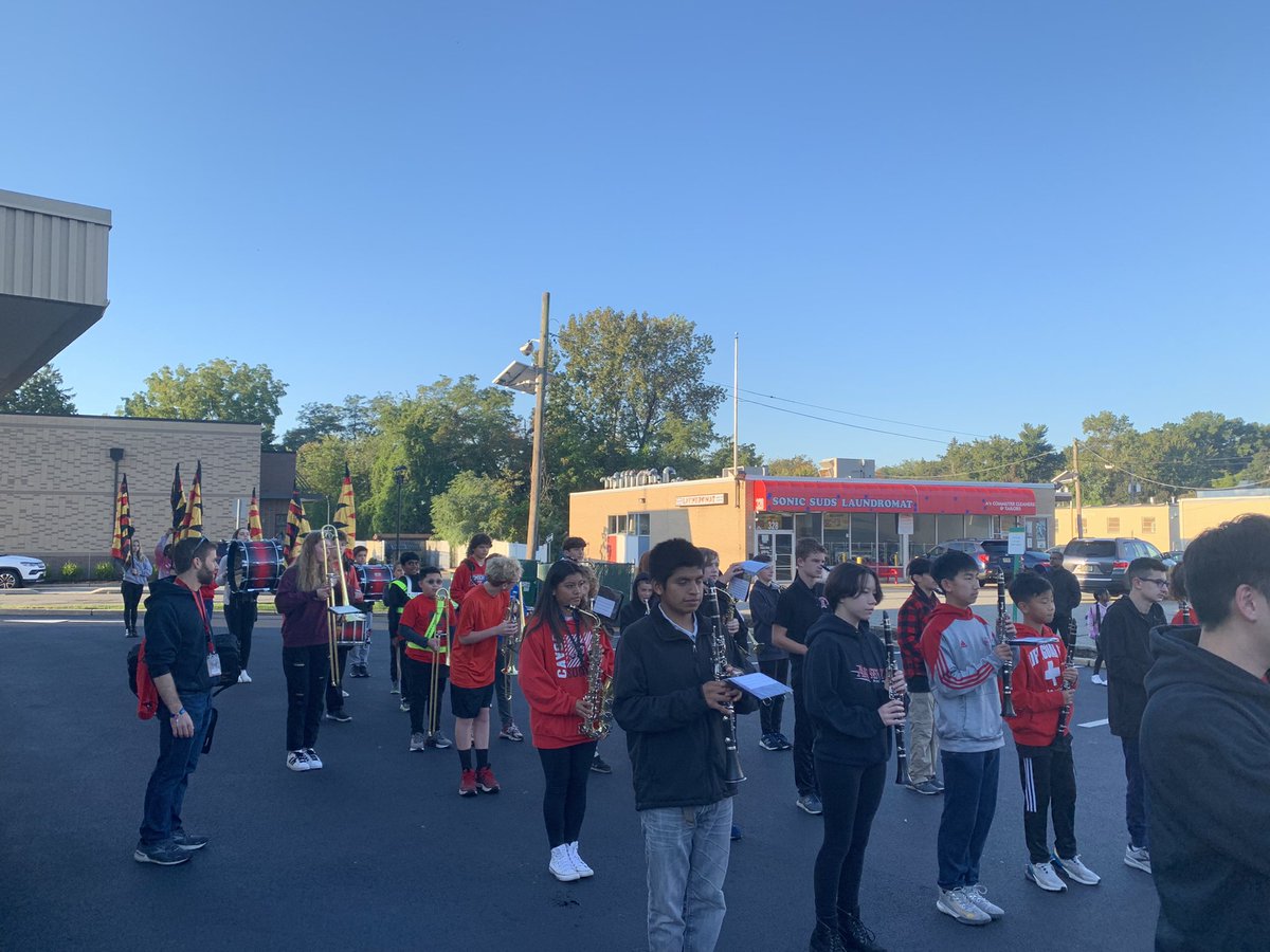 MLioneBand's tweet photo. @EmersonSupt Great job Marching Band and Villano Band students at this mornings Walk to School event! @Principaljess #gocavos https://t.co/bAMzDaNiFB