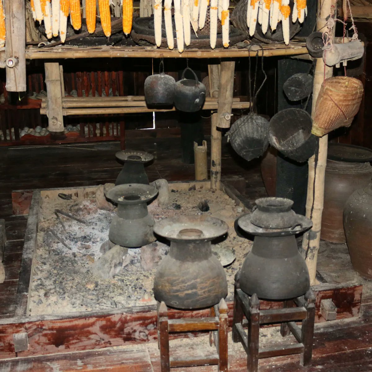 ci_animissions's tweet photo. In some cultures in Southeast Asia, the kitchen is in the center of the home. We visited this traditional Muong home on outreach in North Vietnam in 2017.
https://t.co/PIPk4iNhgR #createanimissions #outreach #media #mediaoutreach #filmmaking https://t.co/zvkIJniKNY