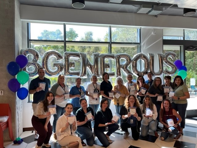Bazaarvoice's tweet photo. Our team in Austin assembled 200 snack bags and 150 Halloween treat bags for families staying at Ronald McDonald House and built 60 hygiene kits for Austinites with HIV who are experiencing homelessness or unstable housing. #LiveBV #bgenerous https://t.co/5zmOZbqSzP