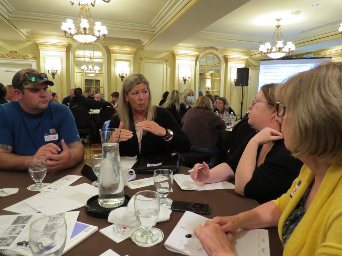 BadgeLifeCanada's tweet photo. Badge of Life Canada Executive Director Laura Kloosterman attended Invisible Wounds Conference in Niagara-on-the Lake. It was an informative opportunity to collaborate & network with like minded people. Let's keep the dialogue going.
HOPE GROWTH RECOVERY. #Events4Wellness #MIAW https://t.co/8Mgg2moIzZ