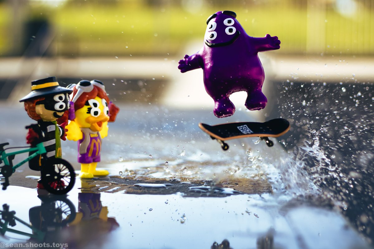 seanshootstoys's tweet photo. I did a 3 set photo shot with the McDonald's run of the adult Happy Meal. Skate session run

#McDonalds #cactusplantfleamarket #toyphotography #toypics #toyphotographer #toyphotos #epictoyart #photograghy #photographer  #cpfm https://t.co/ULSVhbQ18i