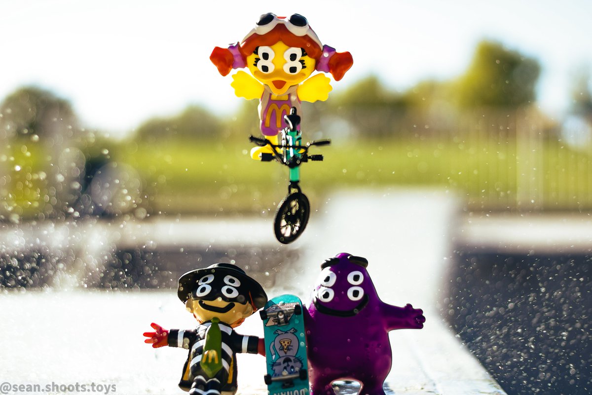 seanshootstoys's tweet photo. I did a 3 set photo shot with the McDonald's run of the adult Happy Meal. Skate session run

#McDonalds #cactusplantfleamarket #toyphotography #toypics #toyphotographer #toyphotos #epictoyart #photograghy #photographer  #cpfm https://t.co/ULSVhbQ18i