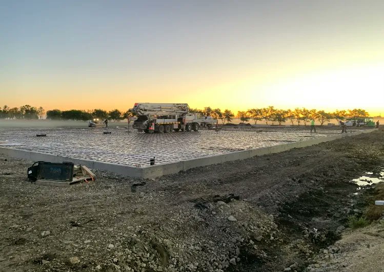 crane_steel's tweet photo. Sunrise concrete pours π
Thanks to @kurt_shmon for capturing these photos of concrete crews working on the new @ImperialSeed expansion right here in Winnipeg! π±
#AgTwitter #expansion #winnipegmb #cranesteel #construction #constructionlife #buildmb #concretepour https://t.co/4dQUAHGjey