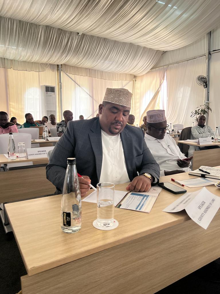 LamuAssembly's tweet photo. The Speaker Hon. Azhar Ali Mbarak attending the Speakers Induction in Mombasa. Seen here with @Senate_KE Speaker @governorkingi. Hon. Azhar is the youngest Speaker in the Republic.  @LamuCountyKe https://t.co/OoIxlgoSo9