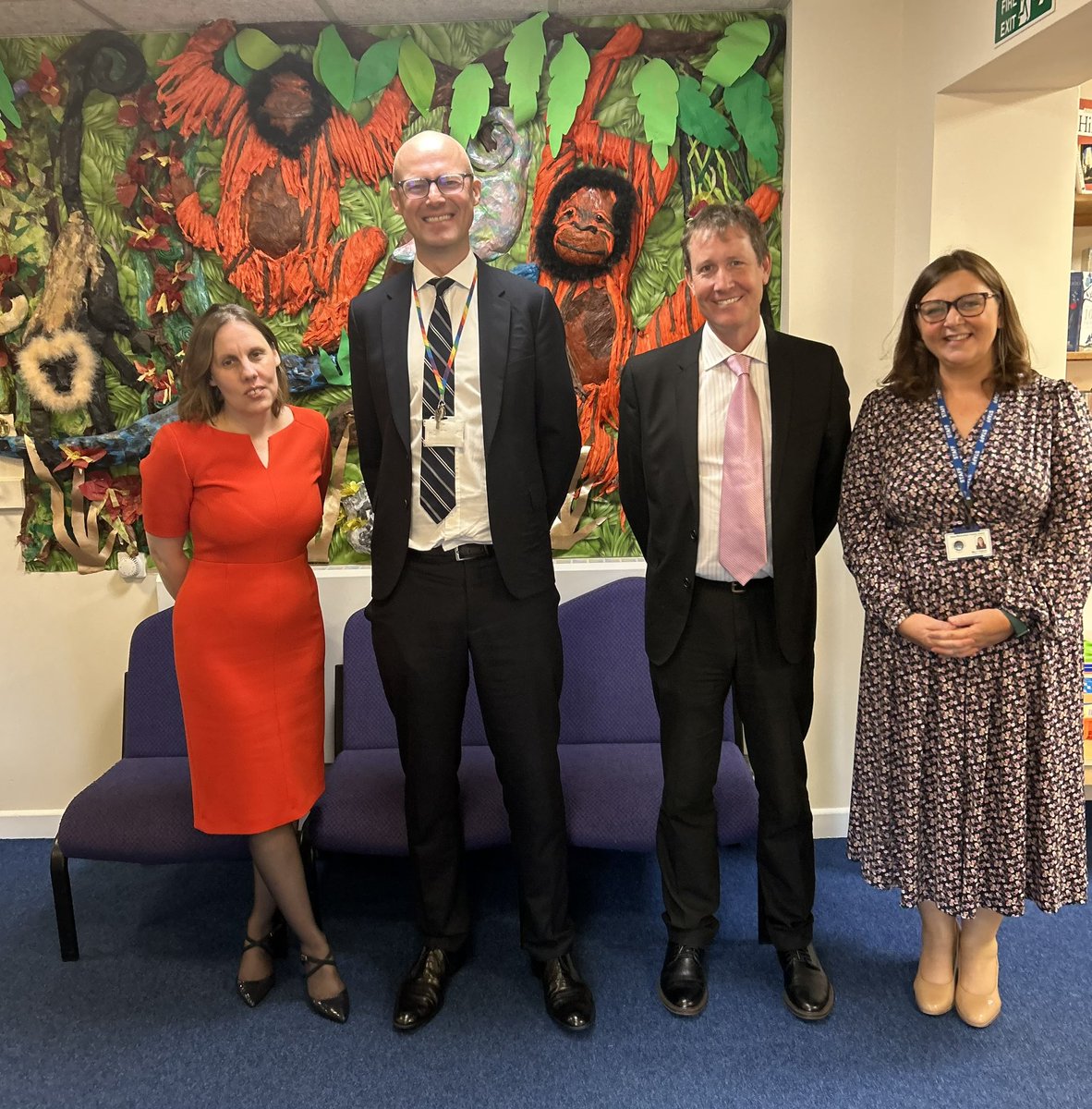 RD_EofE's tweet photo. Super visit today to Great Whelnetham Church of England Primary School, part of @AllSaintsMAT. Talked to children about learning new vocabulary (impressed that Y6 knew “hyperbole”), and analysing text for answers, and saw their wonderful jungle display! Thank you for having us! https://t.co/unDEhP6yb3