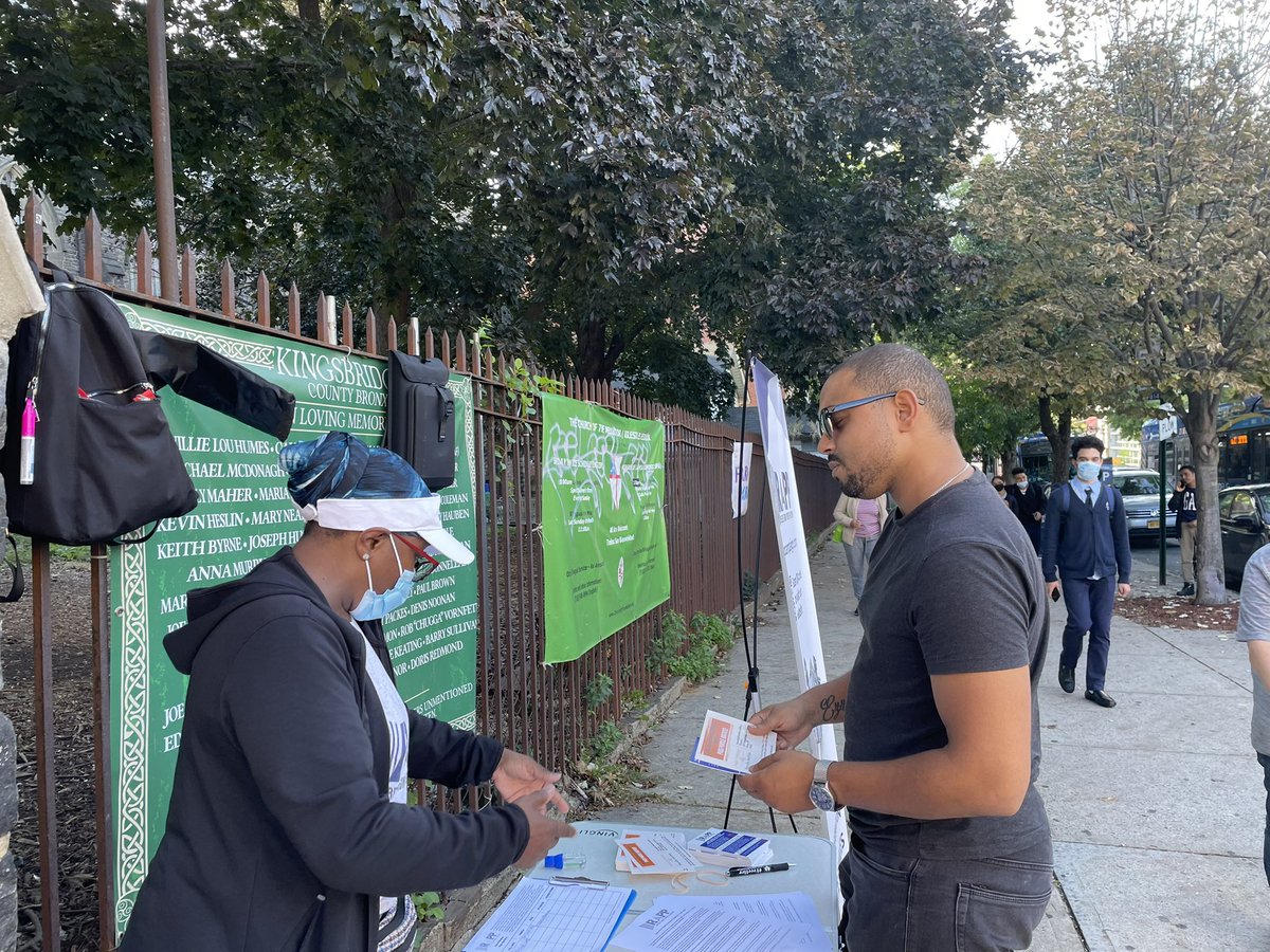 RAPPcampaign's tweet photo. Yesterday evening we were out again in Kingsbridge talking with community members about justice, accountability, and transformation. 20 people signed postcards to their local Assembly Member urging support for the Elder Parole and Fair &amp; Timely Parole bills. 

#ParoleJusticeNY https://t.co/J2nv7aSxKv