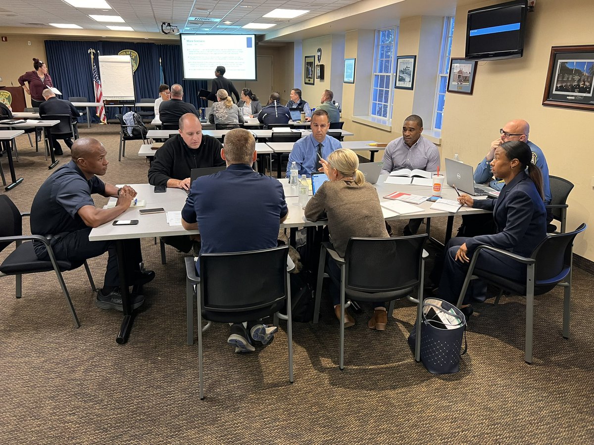 ConnollyComms's tweet photo. Good morning ☀️ 
It may be Friday, but we’re not starting the weekend early in our @DoverDEPolice MPR class! 
Thank you, @DelawareATE’s Chief Yeomans, for facilitating  agencies from across the state learning crisis comms to better serve their communities. 

#comms #crisiscomms https://t.co/HZbNGBT4C9