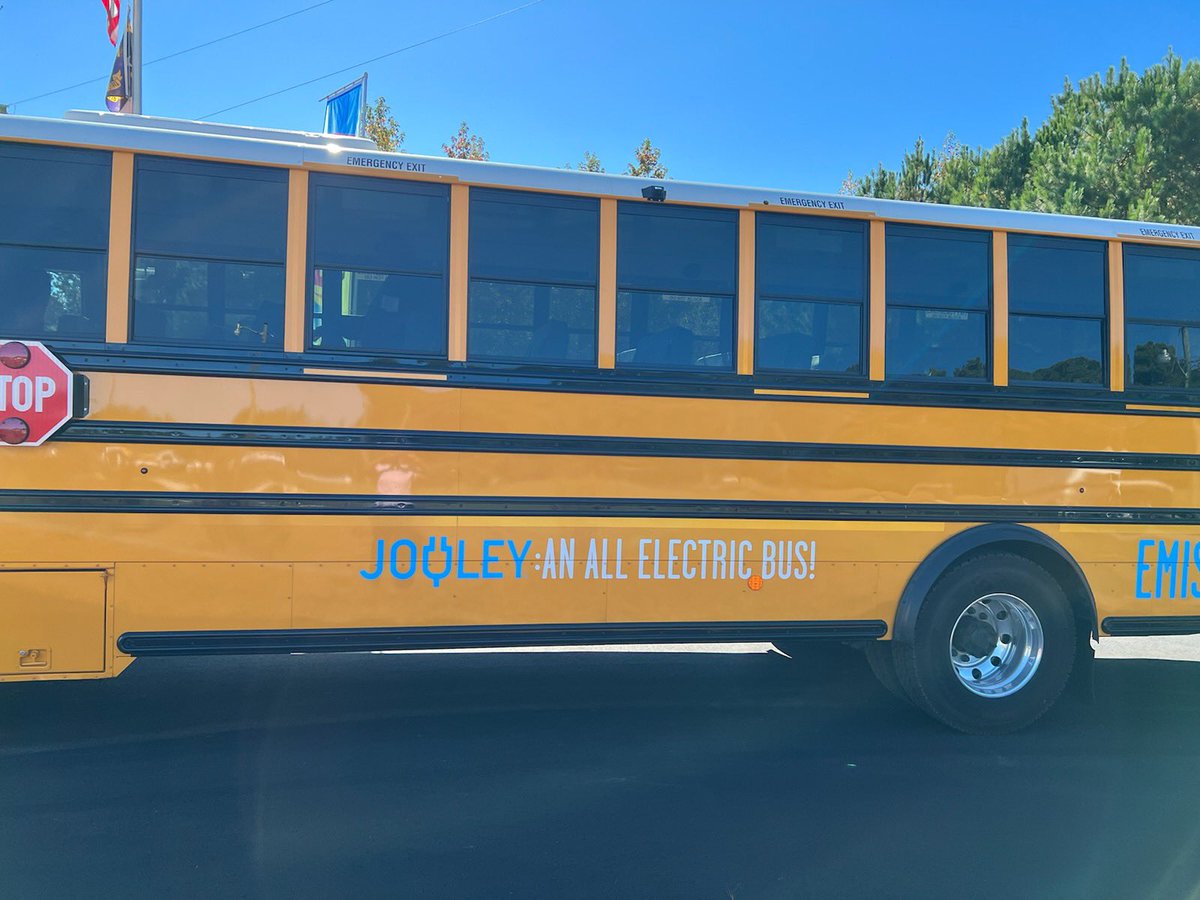 nccleanenergy's tweet photo. More photos from yesterday’s action-packed #SolarFest! https://t.co/0bQX1OmcWn