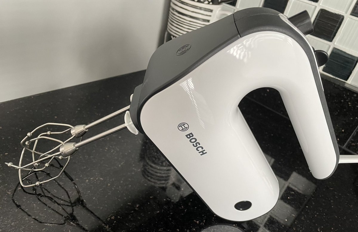 SueMarsden16's tweet photo. Thanks #ArgosTesters and @Argos_Online for this fab hand mixer from @BoschUK It’s powerful, efficient and super quiet. #Baking #MarvellousMeringue #HalloweenTreats #LikeABosch https://t.co/uwKRBHZfS9
